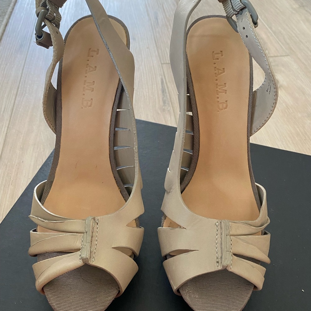 VINTAGE L.A.M.B. Gwen Stefani Nude Shoes Heels Like New 7.5